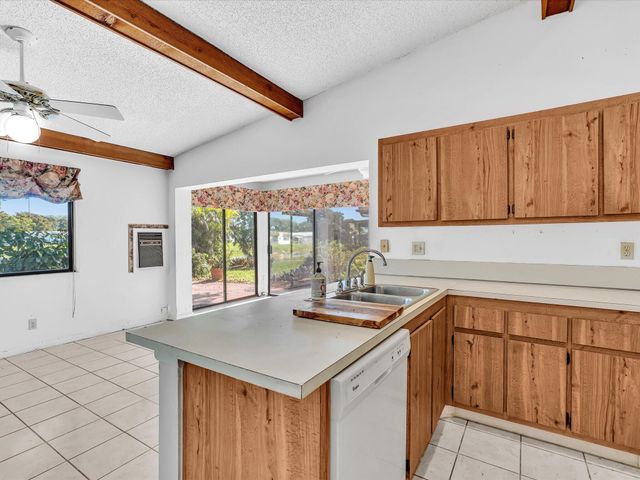 8949 NW 9th Place, Plantation, FL 33324