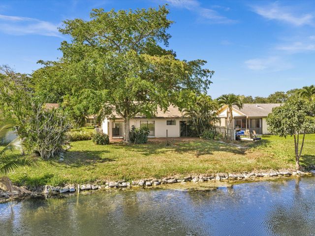 8949 NW 9th Place, Plantation, FL 33324