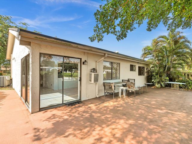 8949 NW 9th Place, Plantation, FL 33324
