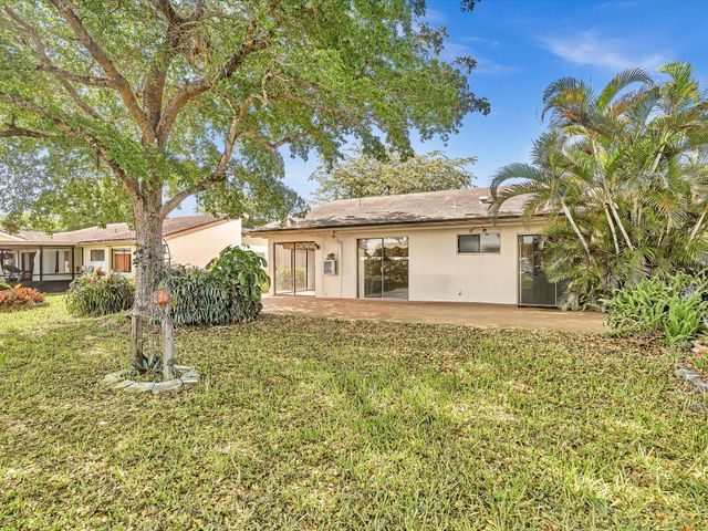 8949 NW 9th Place, Plantation, FL 33324