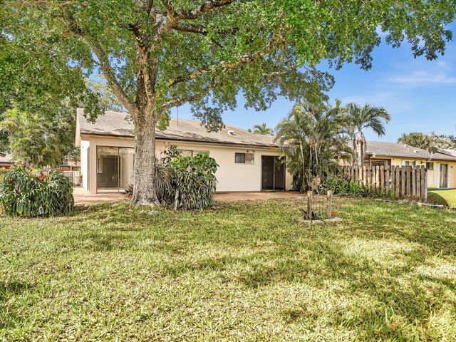 8949 NW 9th Place, Plantation, FL 33324