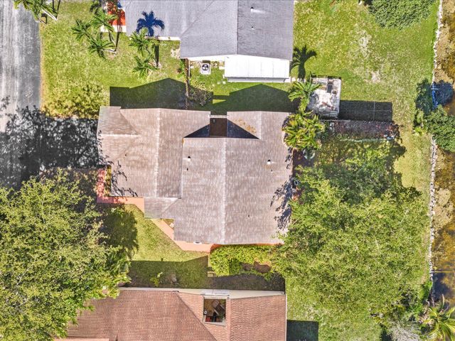 8949 NW 9th Place, Plantation, FL 33324