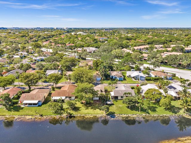 8949 NW 9th Place, Plantation, FL 33324