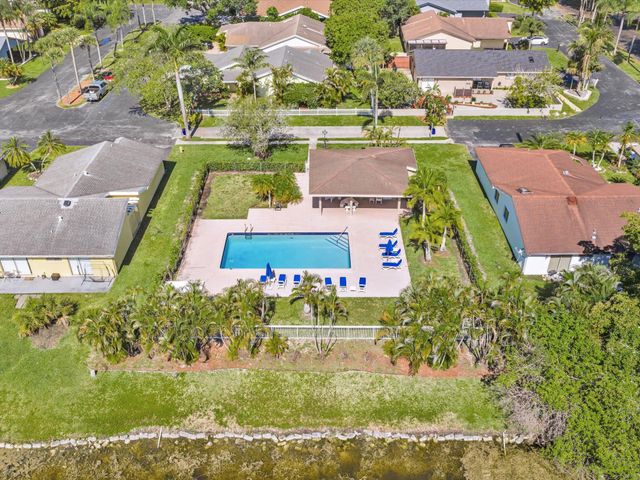 8949 NW 9th Place, Plantation, FL 33324