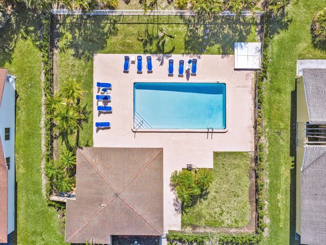 8949 NW 9th Place, Plantation, FL 33324