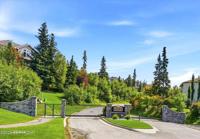 17041 Briarcliff Pointe Circle, Anchorage, AK 99516