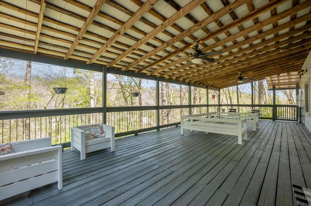 1843 Garrison Branch Rd, Cottontown, TN 37048