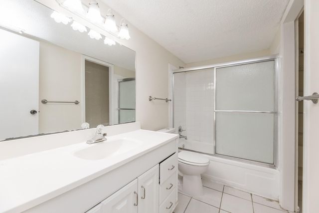 1900 Bay Area Boulevard 250, Houston, TX 77058