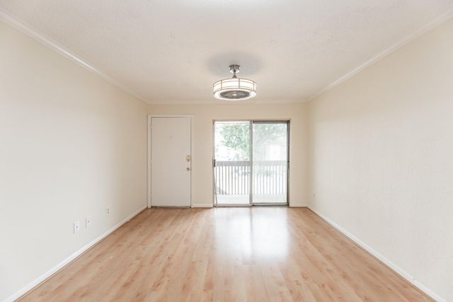 1900 Bay Area Boulevard 250, Houston, TX 77058