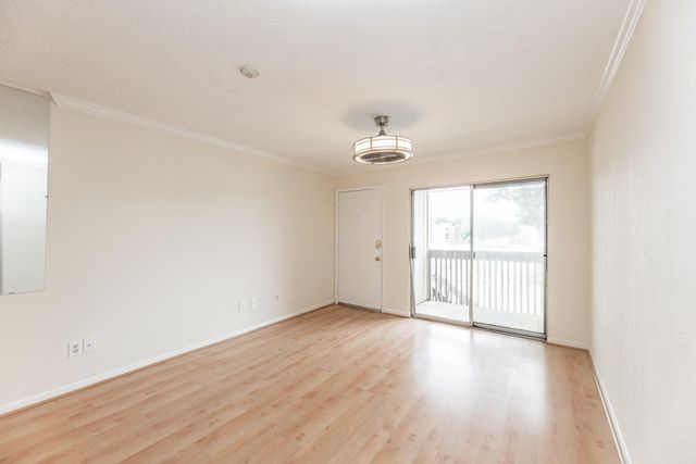 1900 Bay Area Boulevard 250, Houston, TX 77058