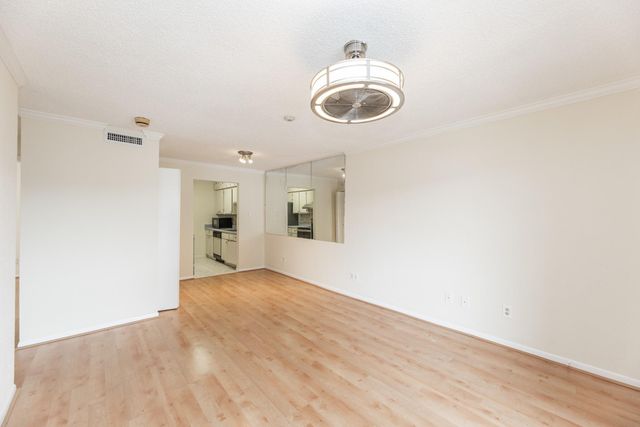 1900 Bay Area Boulevard 250, Houston, TX 77058