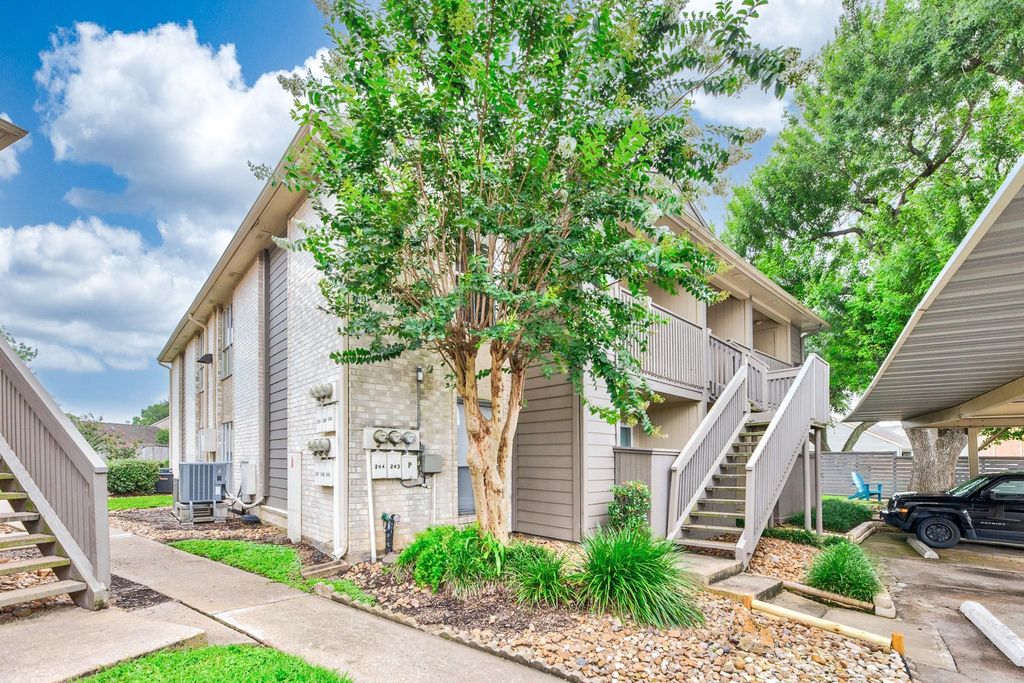 1900 Bay Area Boulevard 250, Houston, TX 77058
