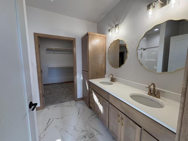 3117 LAZY OAK COURT, Green Bay, WI 54311