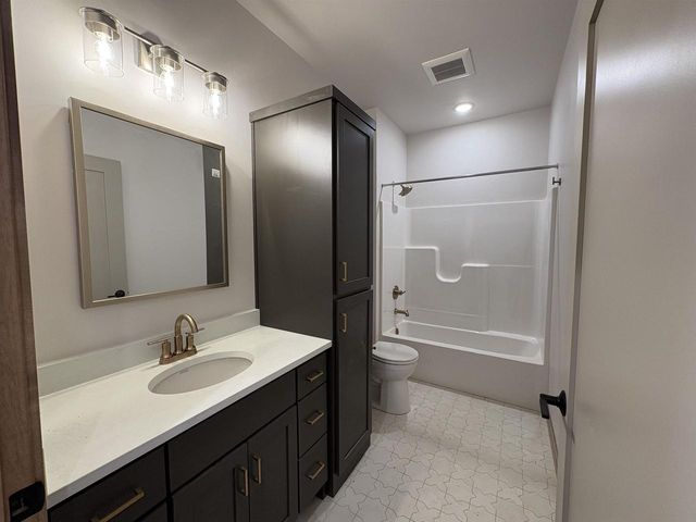 3117 LAZY OAK COURT, Green Bay, WI 54311