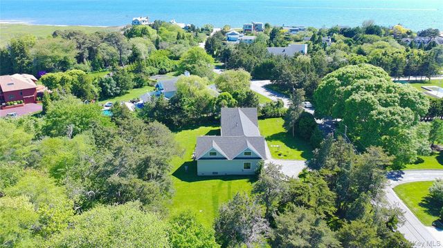 26 Tuthill Lane, Remsenburg, NY 11960