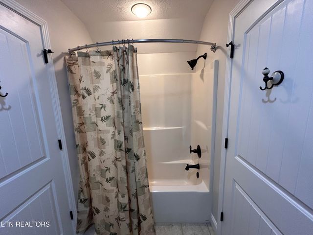 487 Lochmere Drive, Morristown, TN 37814
