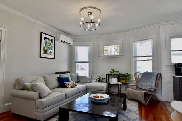 14 Castle Rock St 14, Boston, MA 02125