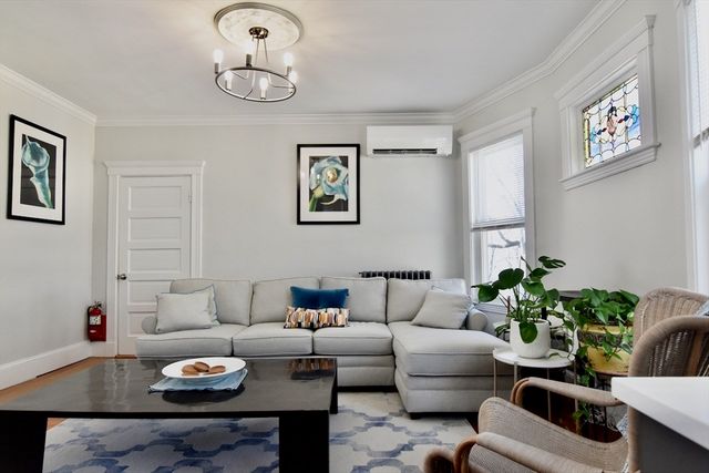 14 Castle Rock St 14, Boston, MA 02125