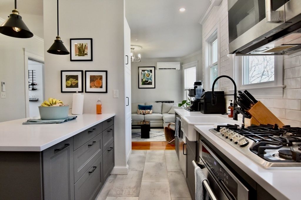 14 Castle Rock St 14, Boston, MA 02125