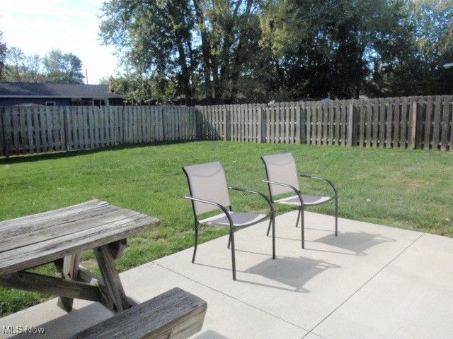 42937 Crestlane Drive, Elyria, OH 44035