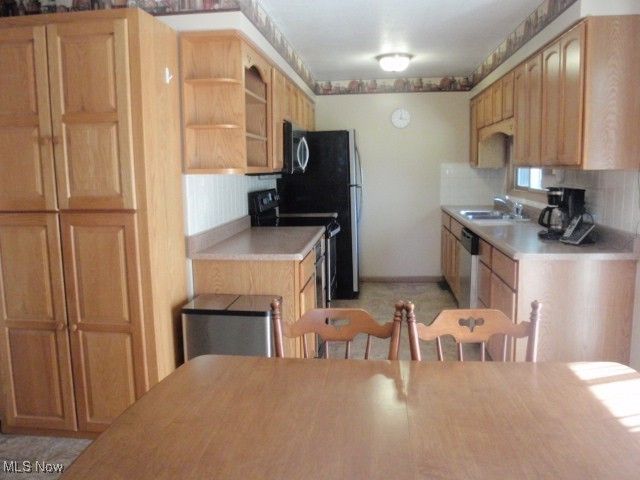 42937 Crestlane Drive, Elyria, OH 44035