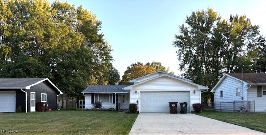 42937 Crestlane Drive, Elyria, OH 44035