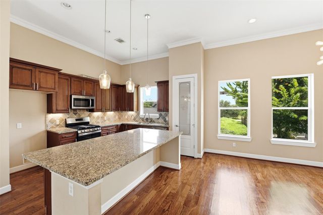 2206 Holman Street, Houston, TX 77004