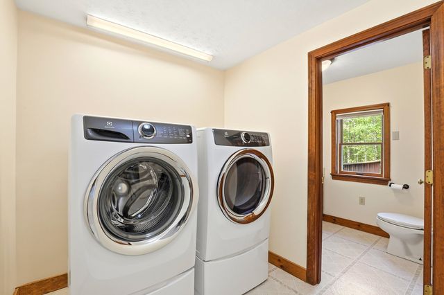 1 Howard Lane, New Boston, NH 03070