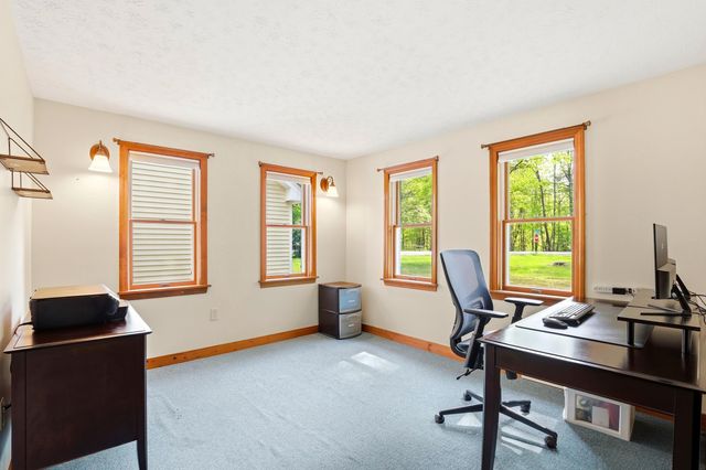 1 Howard Lane, New Boston, NH 03070