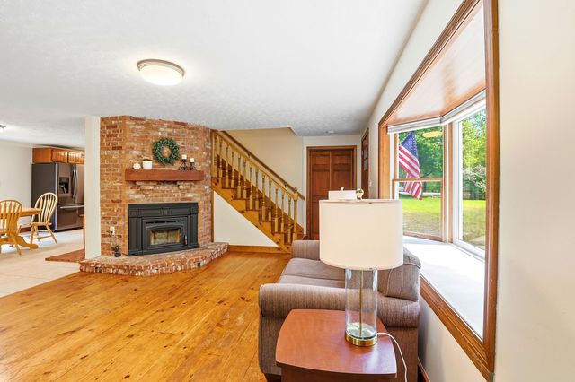 1 Howard Lane, New Boston, NH 03070