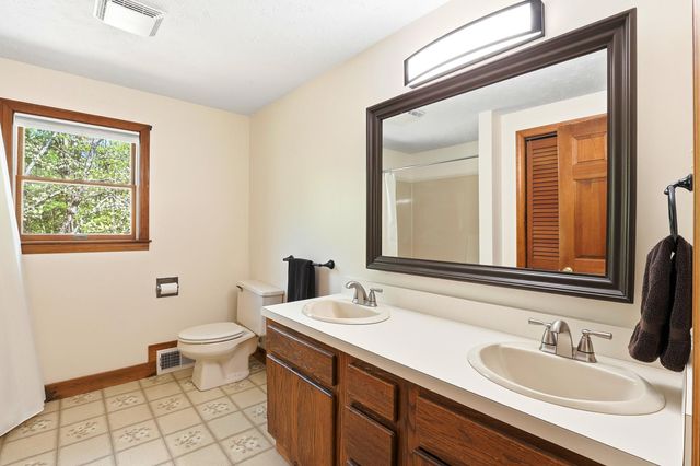 1 Howard Lane, New Boston, NH 03070