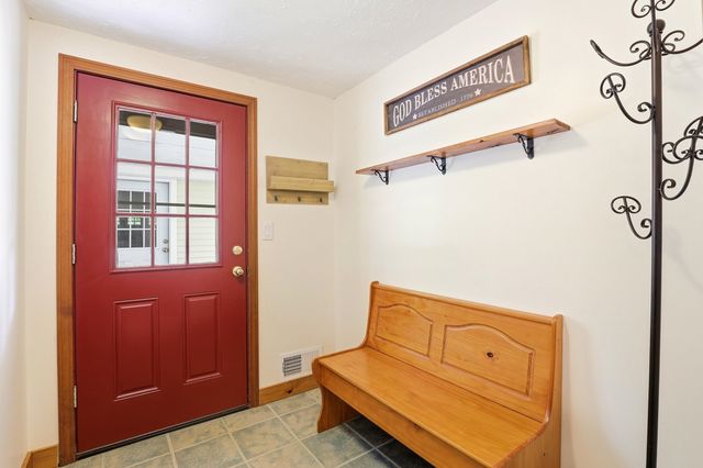 1 Howard Lane, New Boston, NH 03070