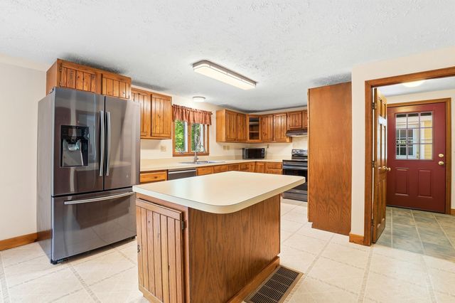 1 Howard Lane, New Boston, NH 03070