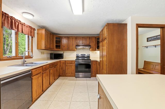 1 Howard Lane, New Boston, NH 03070