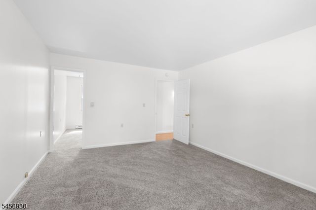 61 Bellot Rd, Ringwood Boro, NJ 07456