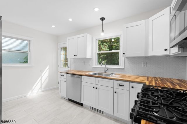 61 Bellot Rd, Ringwood Boro, NJ 07456