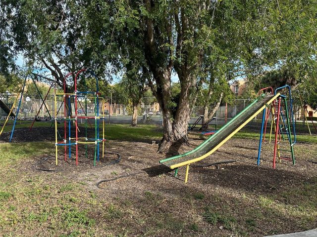 9420 W Flagler St 107, Miami, FL 33174