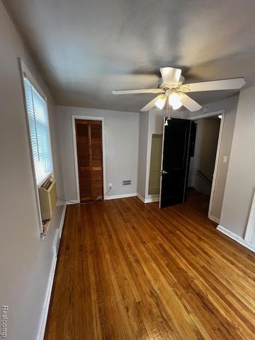 750 E Chesterfield Street, Ferndale, MI 48220