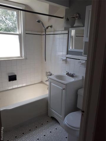 750 E Chesterfield Street, Ferndale, MI 48220