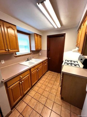 750 E Chesterfield Street, Ferndale, MI 48220