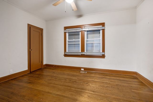 8035 S Oglesby Avenue, Chicago, IL 60617
