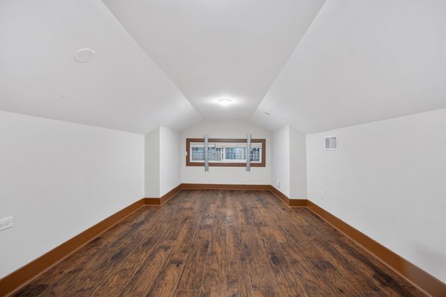 8035 S Oglesby Avenue, Chicago, IL 60617