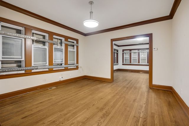 8035 S Oglesby Avenue, Chicago, IL 60617