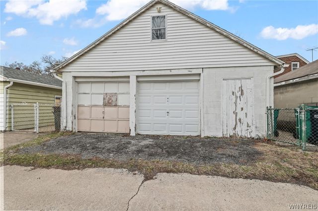 3023 Orleans Avenue, Niagara Falls, NY 14303