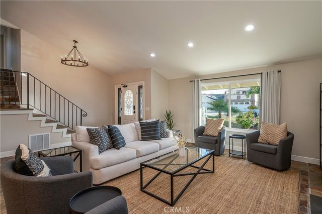 409 W Sierra, Santa Ana, CA 92707