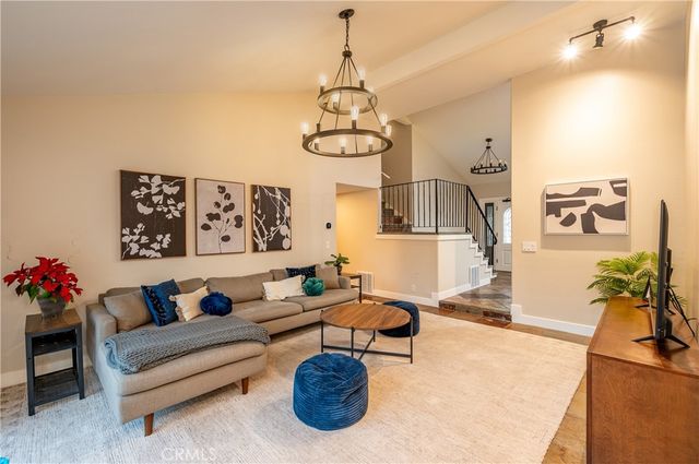 409 W Sierra, Santa Ana, CA 92707