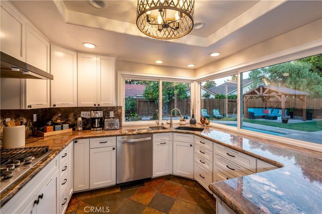 409 W Sierra, Santa Ana, CA 92707