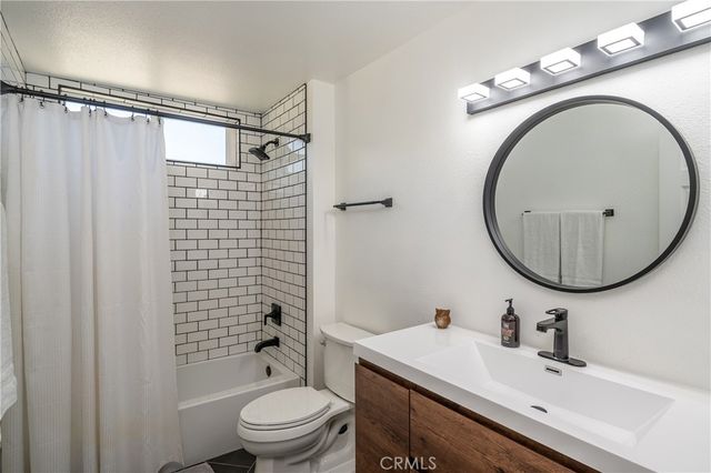 409 W Sierra, Santa Ana, CA 92707