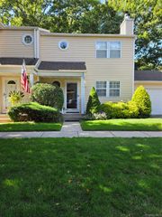 53 Hancock Commons, Yaphank, NY 11980