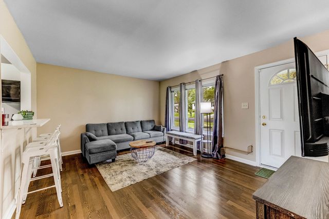 219 Monterey Drive, Bolingbrook, IL 60440